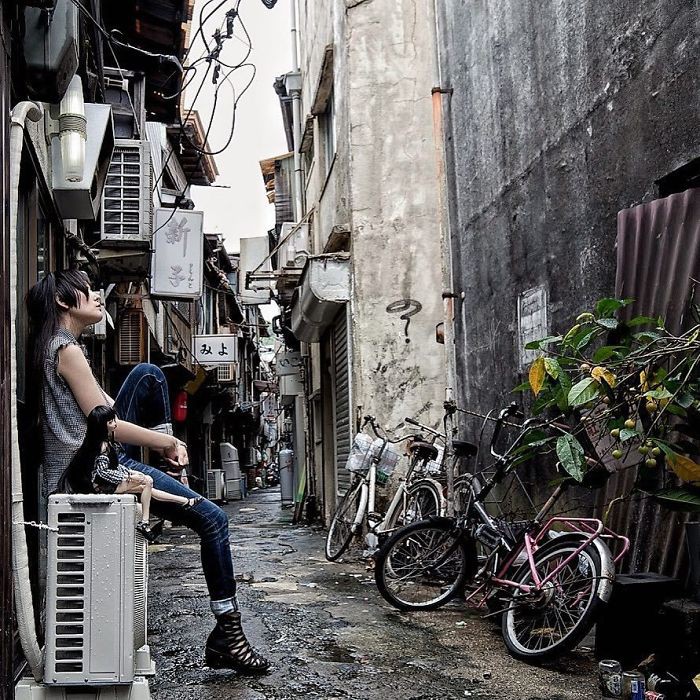 Cô gái Nhật Bản tạo dáng đôi với búp bê trong bộ ảnh vừa đẹp vừa kỳ quặc đến rùng mình